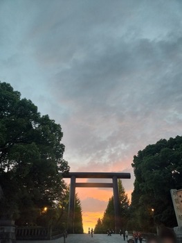 長嶋凛桜さん、今年も靖国神社を参拝するのか注目が集まる | アイドルまとめ速報 ドル速(16101110025841_1) 長嶋凛桜さん、今年も靖国神社を参拝するのか注目が集まる | アイドルまとめ速報 ドル速(16101110025841_1)
